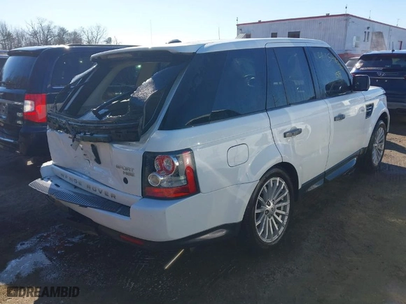 2011 Land Rover Range Rover Sport HSE with VIN SALSF2D43BA268417, listed as a IAAI auction lot 41548080 with 107,901 mi miles. Bid and sale history available at carsss.com. Image 4.