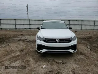 2024 Volkswagen Tiguan SE R-Line Black z VIN 3VV8B7AX3RM115902, wystawiony jako Copart lot #49396315 z przebiegiem 19 135 mil mil oraz Szkoda całkowita • Salvage title. Historia ofert i sprzedaży dostępna na DreamBid. Obrazek 10.
