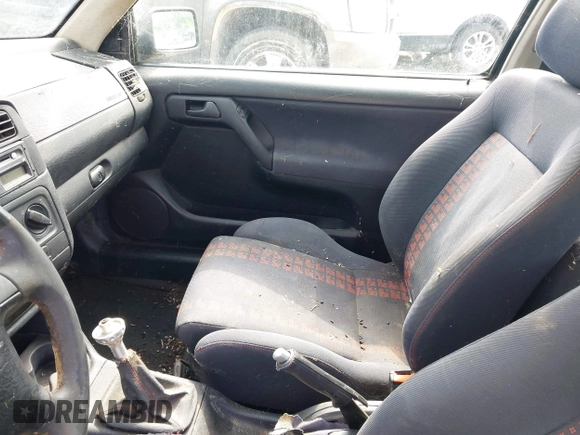 1998 Volkswagen GTI VR6 z VIN 3VWHD81H8WM222704, wystawiony jako IAAI lot #42525243 z przebiegiem Nie podano mil oraz . Historia ofert i sprzedaży dostępna na DreamBid. Obrazek 5.