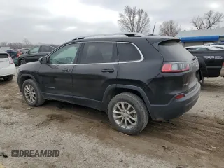 2019 Jeep Cherokee Latitude with VIN 1C4PJMCX3KD127526, listed as a Copart auction lot 85462954 with 132,879 mi miles and Salvage Title. Bid and sale history available at carsss.com. Image 2.