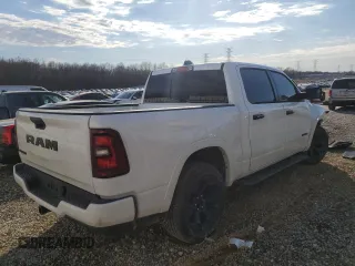 2025 Ram 1500 Big Horn z VIN 1C6RREFG4SN586522, wystawiony jako Copart lot #47024205 z przebiegiem 10 108 mil mil oraz Szkoda całkowita • Salvage title. Historia ofert i sprzedaży dostępna na DreamBid. Obrazek 3.