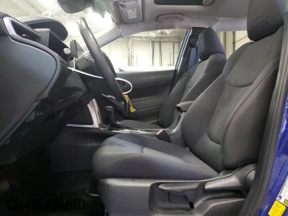 2024 Toyota Corolla Cross LE with VIN 7MUBAABG5RV088288, listed as a Copart auction lot 52493325 with 59,788 mi miles and Clean title. Bid and sale history available at DreamBid. Image 7.