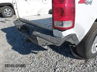 2007 GMC Sierra 1500 SLT z VIN 3GTEK13367G532144, wystawiony jako IAAI lot #41237508 z przebiegiem Nie podano mil oraz . Historia ofert i sprzedaży dostępna na DreamBid. Obrazek 19.