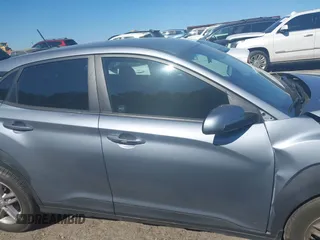 2021 Hyundai Kona SE z VIN KM8K1CAA3MU674975, wystawiony jako IAAI lot #42043579 z przebiegiem 52 240 mil mil oraz . Historia ofert i sprzedaży dostępna na DreamBid. Obrazek 13.