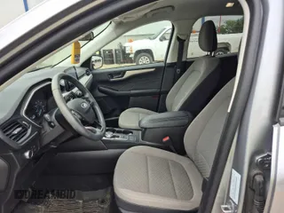 2022 Ford Escape SE z VIN 1FMCU0G65NUB40925, wystawiony jako IAAI lot #42841804 z przebiegiem 54 950 mil mil oraz . Historia ofert i sprzedaży dostępna na DreamBid. Obrazek 7.