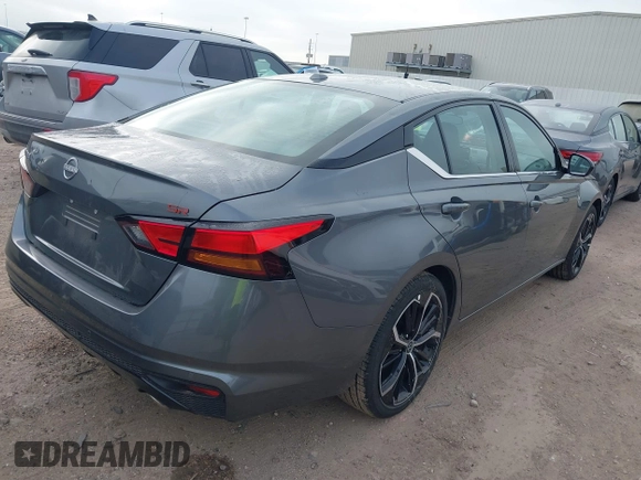 2025 Nissan Altima SR with VIN 1N4BL4CV9SN359003, listed as a IAAI auction lot 41881142 with 3,204 mi miles and . Bid and sale history available at DreamBid. Image 4.