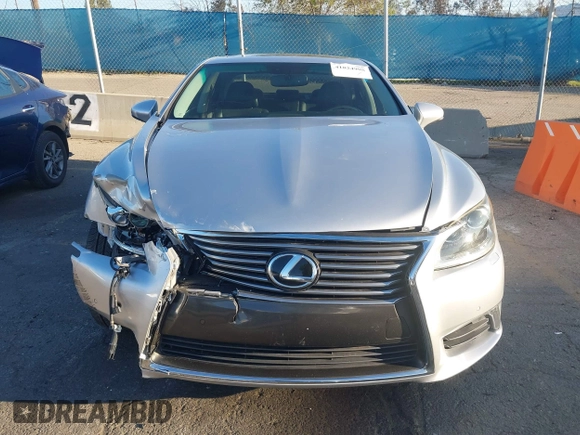 2014 Lexus LS 460 with VIN JTHBL5EF2E5132342, listed as a IAAI auction lot 41824998 with 75,301 mi miles and . Bid and sale history available at DreamBid. Image 12.