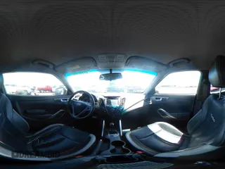 2013 Hyundai Veloster Turbo z VIN KMHTC6AE0DU177983, wystawiony jako IAAI lot #42292102 z przebiegiem 121 142 mil mil oraz . Historia ofert i sprzedaży dostępna na DreamBid. Obrazek 18.