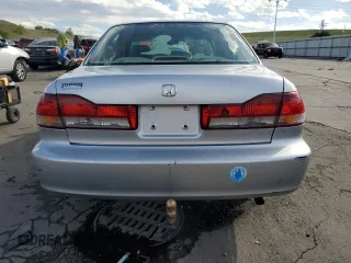 2002 Honda Accord LX z VIN JHMCG56442C016427, wystawiony jako Copart lot #57806335 z przebiegiem 176 816 mil mil oraz Szkoda całkowita • Salvage title. Historia ofert i sprzedaży dostępna na DreamBid. Obrazek 6.