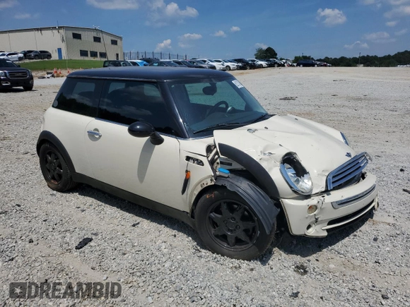 2006 MINI Hardtop с VIN WMWRC33516TK70432, выставлен на аукционе Copart как лот 62157605 с пробегом 139 823 миль миль и Списание • Salvage title. История ставок и продаж доступна на DreamBid. Изображение 4.