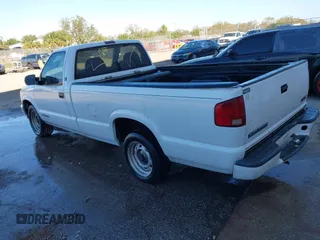 1999 GMC Sonoma with VIN 1GTCS1448XK513781, listed as a IAAI auction lot 41604322 with 216,174 mi miles. Bid and sale history available at carsss.com. Image 3.