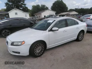 2007 Volvo S80 I6 with VIN YV1AS982871043203, listed as a IAAI auction lot 42150198 with 141,212 mi miles. Bid and sale history available at carsss.com. Image 2.