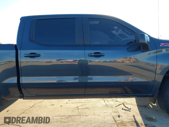 2021 Chevrolet Silverado 1500 LT Trail Boss with VIN 1GCPYFED2MZ116887, listed as a IAAI auction lot 40940453 with 43,449 mi miles and . Bid and sale history available at DreamBid. Image 13.