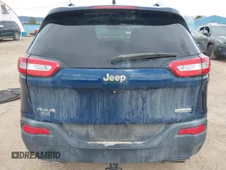 2018 Jeep Cherokee Latitude with VIN 1C4PJMCXXJD532507, listed as a IAAI auction lot 41895858 with 143,571 mi miles. Bid and sale history available at carsss.com. Image 17.