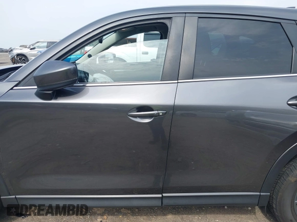2017 Mazda CX-5 Touring z VIN JM3KFBCL4H0178747, wystawiony jako IAAI lot #42041380 z przebiegiem 112 083 mil mil oraz . Historia ofert i sprzedaży dostępna na DreamBid. Obrazek 14.