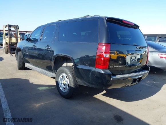 2012 Chevrolet Suburban LT with VIN 1GNSCJE00CR226285, listed as a IAAI auction lot 42059936 with 318,948 mi miles. Bid and sale history available at carsss.com. Image 3.