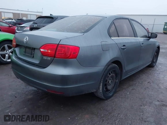 2013 Volkswagen Jetta SE with VIN 3VWDP7AJ8DM405519, listed as a IAAI auction lot 41177485 with 199,574 mi miles and . Bid and sale history available at DreamBid. Image 4.