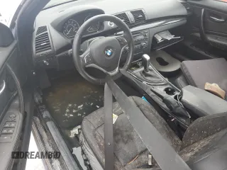 2013 BMW 1 Series 128i z VIN WBAUN1C55DVR01192, wystawiony jako Copart lot #73864424 z przebiegiem Nie podano mil oraz Nie do naprawy • Non repairable. Historia ofert i sprzedaży dostępna na DreamBid. Obrazek 8.