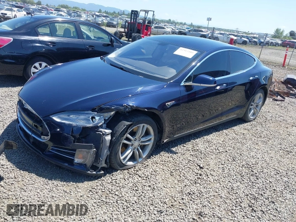 2014 Tesla Model S 60 with VIN 5YJSA1H18EFP31969, listed as a IAAI auction lot 42312485 with 90,043 mi miles and . Bid and sale history available at DreamBid. Image 22.