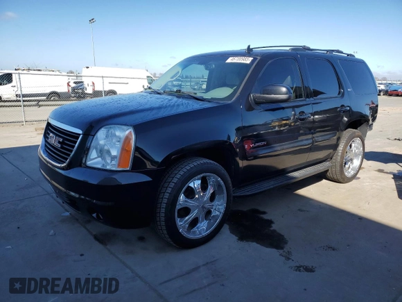 2009 GMC Yukon SLT w/4SB with VIN 1GKFK33059R106202, listed as a Copart auction lot 46700985 with 156,709 mi miles and Salvage Title. Bid and sale history available at carsss.com. Image 1.