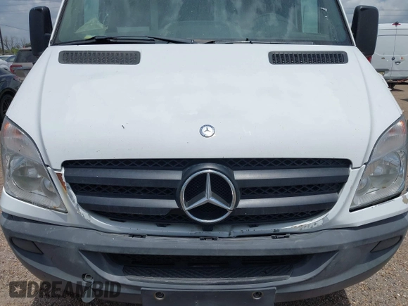2012 Mercedes-Benz Sprinter Cargo with VIN WD3PE8CB7C5673557, listed as a IAAI auction lot 42044315 with Not Provided miles. Bid and sale history available at carsss.com. Image 12.
