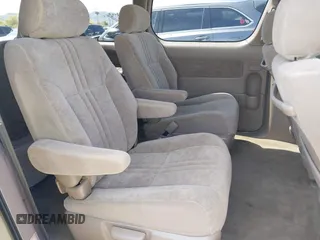 2002 Toyota Sienna LE with VIN 4T3ZF13CX2U500604, listed as a IAAI auction lot 41959768 with 139,668 mi miles. Bid and sale history available at carsss.com. Image 8.
