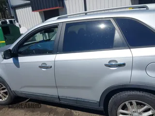 2014 Kia Sorento LX with VIN 5XYKT4A63EG457302, listed as a IAAI auction lot 41859779 with 122,724 mi miles. Bid and sale history available at carsss.com. Image 14.