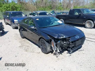 2023 Hyundai Elantra SEL with VIN 5NPLM4AG0PH104487, listed as a IAAI auction lot 42045952 with 39,575 mi miles and . Bid and sale history available at carsss.com. Image 1.
