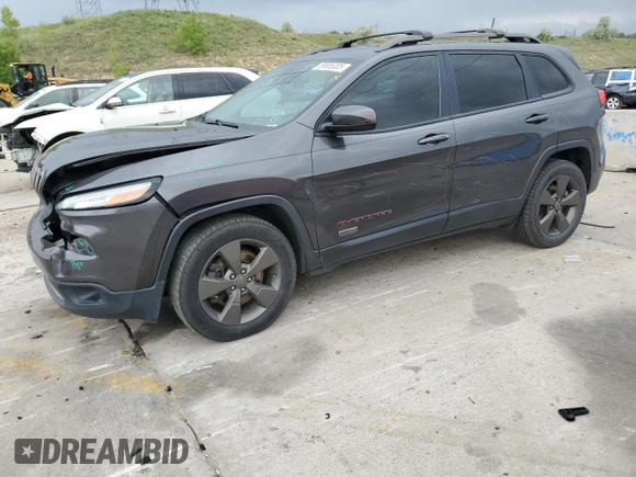 2016 Jeep Cherokee Latitude z VIN 1C4PJMCSXGW321339, wystawiony jako Copart lot #59955005 z przebiegiem 136 027 mil mil oraz Szkoda całkowita • Salvage title. Historia ofert i sprzedaży dostępna na DreamBid. Obrazek 1.