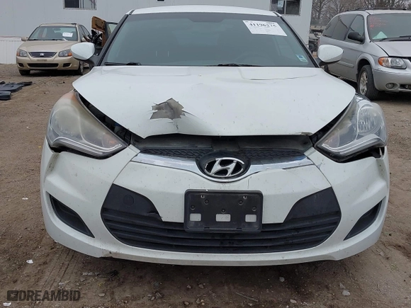 2014 Hyundai Veloster with VIN KMHTC6AD6EU211479, listed as a IAAI auction lot 41196275 with 132,337 mi miles. Bid and sale history available at carsss.com. Image 6.