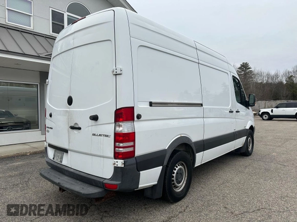2014 Mercedes-Benz Sprinter with VIN WD3BE7DC7E5894980, listed as a Copart auction lot 85545514 with 402,335 mi miles and Clean Title. Bid and sale history available at DreamBid. Image 4.