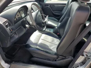 2000 Mercedes-Benz C 230/260/280/320 z VIN WDBHA29G3YA859826, wystawiony jako Copart lot #48573425 z przebiegiem 158 093 mil mil oraz Szkoda całkowita • Salvage title. Historia ofert i sprzedaży dostępna na DreamBid. Obrazek 7.