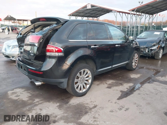 2014 Lincoln MKX z VIN 2LMDJ8JK0EBL19868, wystawiony jako IAAI lot #40960894 z przebiegiem 88 609 mil mil oraz . Historia ofert i sprzedaży dostępna na DreamBid. Obrazek 4.