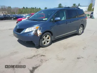 2014 Toyota Sienna LE AAS with VIN 5TDKK3DC1ES436031, listed as a IAAI auction lot 42147191 with 276,821 mi miles. Bid and sale history available at carsss.com. Image 17.
