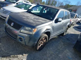 2007 Suzuki Grand Vitara with VIN JS3TE941974200708, listed as a IAAI auction lot 41589258 with 207,472 mi miles. Bid and sale history available at carsss.com. Image 2.