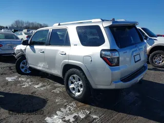 2018 Toyota 4Runner SR5 z VIN JTEBU5JR0J5534168, wystawiony jako IAAI lot #41388835 z przebiegiem 76 064 mil mil oraz . Historia ofert i sprzedaży dostępna na DreamBid. Obrazek 3.