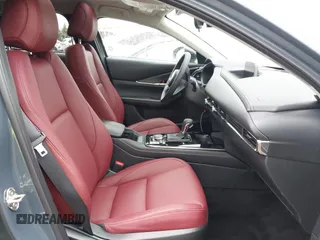 2025 Mazda CX-30 S Carbon Edition с VIN 3MVDMBCM6SM813356, выставлен на аукционе IAAI как лот 42165714 с пробегом 2 338 миль миль и . История ставок и продаж доступна на DreamBid. Изображение 5.