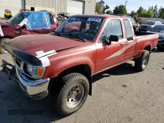 1993 Toyota Pickup DLX z VIN 4TAVN13D3PZ126673, wystawiony jako Copart lot #72375914 z przebiegiem 197 409 mil mil oraz Szkoda całkowita • Salvage title. Historia ofert i sprzedaży dostępna na DreamBid. Obrazek 1.