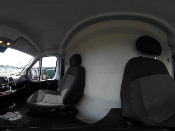 2018 Ram ProMaster Cargo z VIN 3C6TRVDG5JE146918, wystawiony jako IAAI lot #42086347 z przebiegiem 95 277 mil mil oraz . Historia ofert i sprzedaży dostępna na DreamBid. Obrazek 20.
