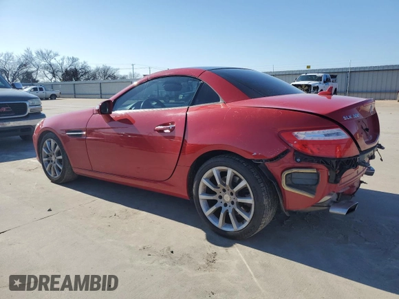 2016 Mercedes-Benz SLK 300 z VIN WDDPK3JAXGF119298, wystawiony jako Copart lot #43437575 z przebiegiem 28 940 mil mil oraz Szkoda całkowita • Salvage title. Historia ofert i sprzedaży dostępna na DreamBid. Obrazek 2.