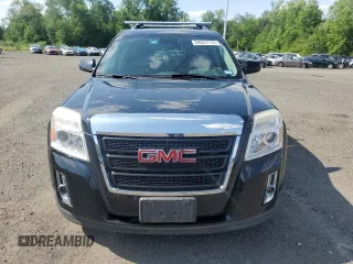 2015 GMC Terrain SLE z VIN 2GKFLVEK1F6436126, wystawiony jako Copart lot #59527115 z przebiegiem 128 923 mil mil oraz Czysty tytuł • Clean title. Historia ofert i sprzedaży dostępna na DreamBid. Obrazek 5.