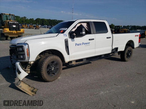 2023 Ford F-250 XL z VIN 1FT8W2BA9PEC15747, wystawiony jako Copart lot #65124184 z przebiegiem 39 939 mil mil oraz Szkoda całkowita • Salvage title. Historia ofert i sprzedaży dostępna na DreamBid. Obrazek 1.