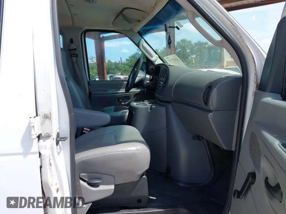 2003 Ford Econoline Passenger XL with VIN 1FBSS31L93HB99802, listed as a IAAI auction lot 42137197 with 56,656 mi miles. Bid and sale history available at carsss.com. Image 5.
