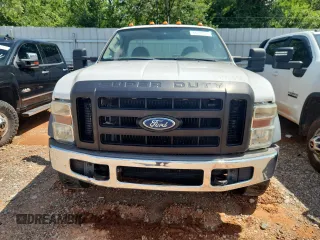 2008 Ford F-450 XL z VIN 1FDXF47R08EE56101, wystawiony jako Copart lot #64378555 z przebiegiem 51 314 mil mil oraz Czysty tytuł • Clean title. Historia ofert i sprzedaży dostępna na DreamBid. Obrazek 5.