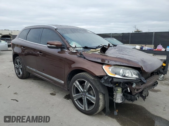 2017 Volvo XC60 Dynamic z VIN YV440MRR3H2040242, wystawiony jako Copart lot #88338485 z przebiegiem 385 mil mil oraz Nie do naprawy • Non repairable. Historia ofert i sprzedaży dostępna na DreamBid. Obrazek 4.