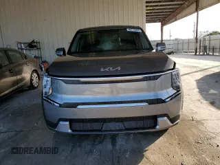 2024 Kia EV9 Light Long Range with VIN KNDAB5S18R6020721, listed as a Copart auction lot 86713004 with 12,623 mi miles and Salvage Title. Bid and sale history available at carsss.com. Image 5.
