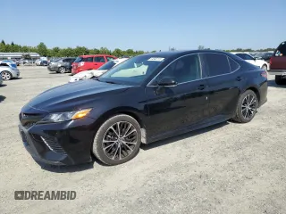 2018 Toyota Camry LE z VIN JTNB11HK9J3055995, wystawiony jako Copart lot #54940115 z przebiegiem 110 048 mil mil oraz Szkoda całkowita • Salvage title. Historia ofert i sprzedaży dostępna na DreamBid. Obrazek 1.