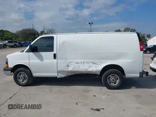 2022 GMC Savana Cargo Van with VIN 1GTW7AFP6N1220762, listed as a IAAI auction lot 41596612 with 23,305 mi miles. Bid and sale history available at carsss.com. Image 14.