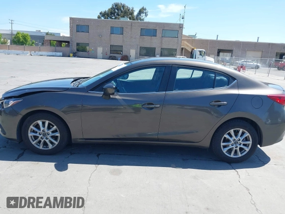 2014 Mazda 3 i Touring z VIN JM1BM1V75E1113050, wystawiony jako IAAI lot #42374782 z przebiegiem 94 571 mil mil oraz . Historia ofert i sprzedaży dostępna na DreamBid. Obrazek 14.