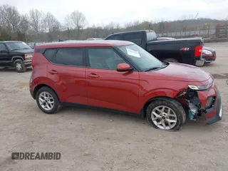 2022 Kia Soul LX with VIN KNDJ23AU8N7836980, listed as a IAAI auction lot 41871840 with 47,162 mi miles. Bid and sale history available at carsss.com. Image 13.